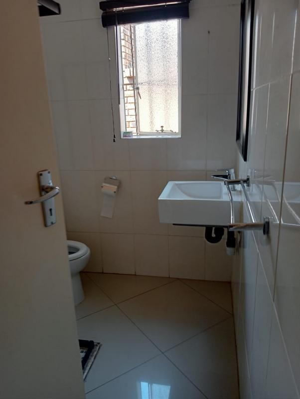 To Let 1 Bedroom Property for Rent in Noordwyk Gauteng