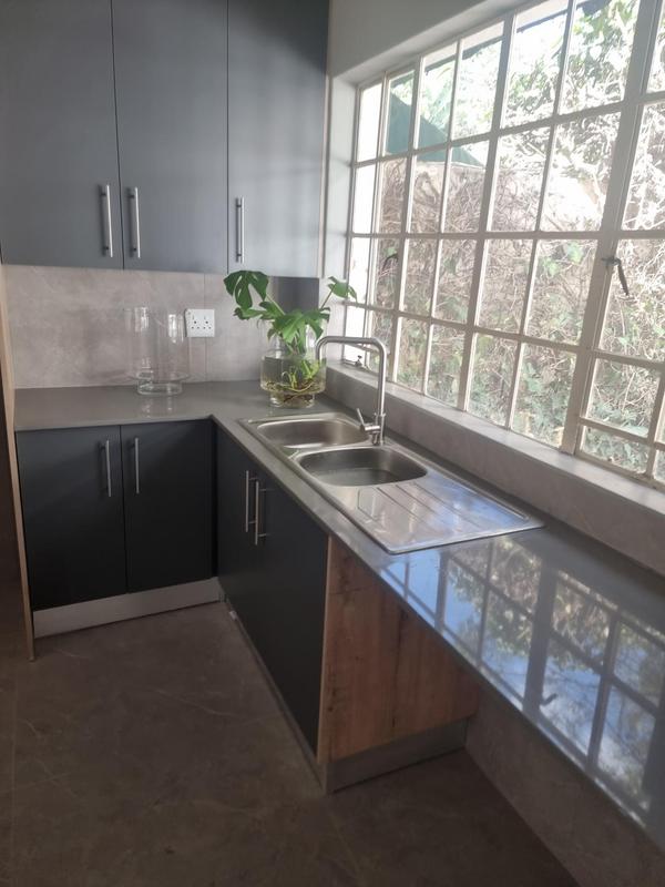 5 Bedroom Property for Sale in Atholl Gauteng
