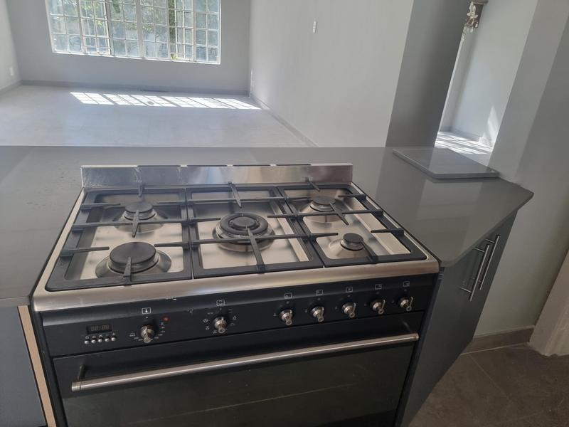 5 Bedroom Property for Sale in Atholl Gauteng