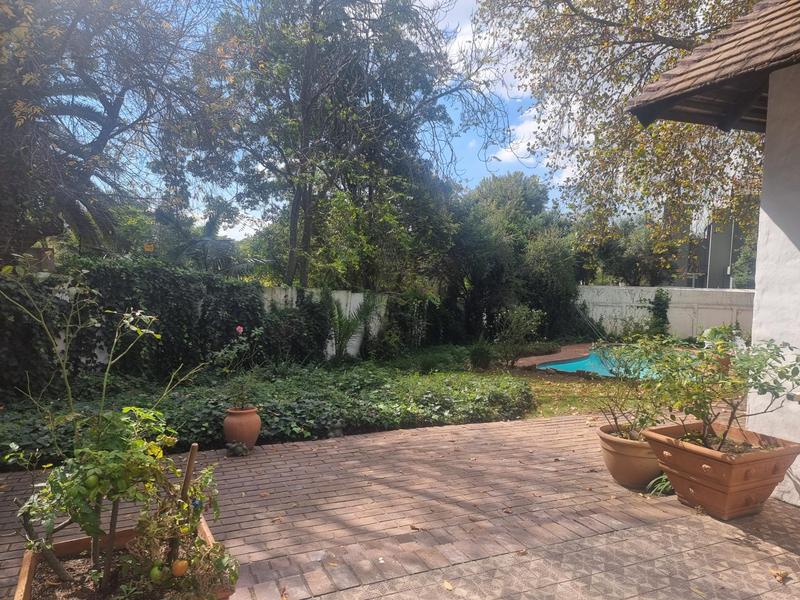 5 Bedroom Property for Sale in Atholl Gauteng