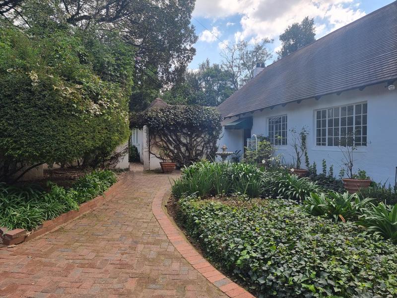 5 Bedroom Property for Sale in Atholl Gauteng