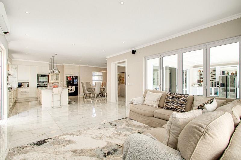 To Let 4 Bedroom Property for Rent in Bryanston Gauteng