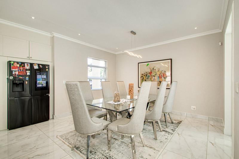 To Let 4 Bedroom Property for Rent in Bryanston Gauteng