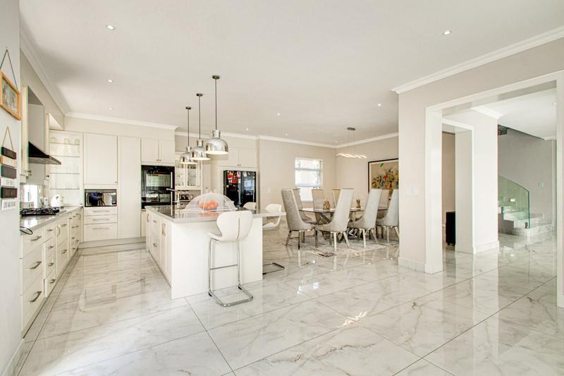 To Let 4 Bedroom Property for Rent in Bryanston Gauteng