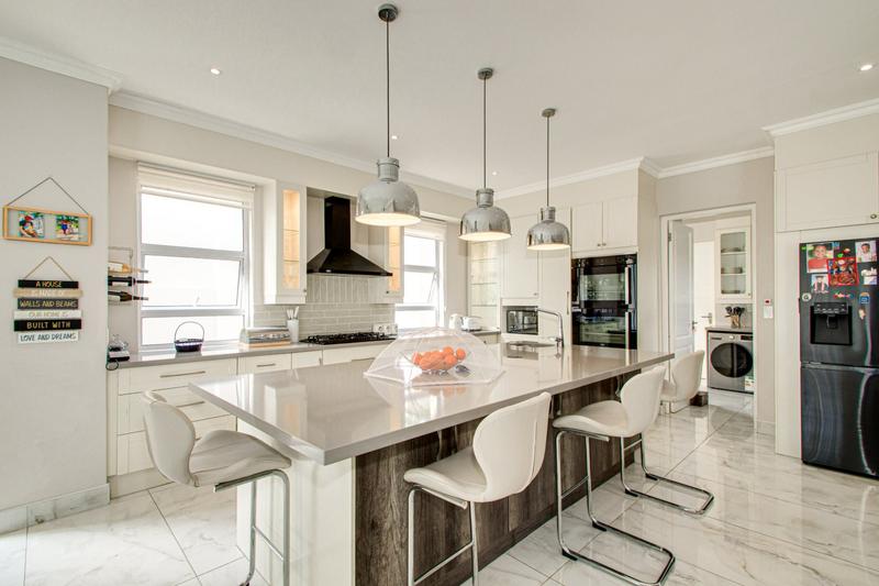 To Let 4 Bedroom Property for Rent in Bryanston Gauteng