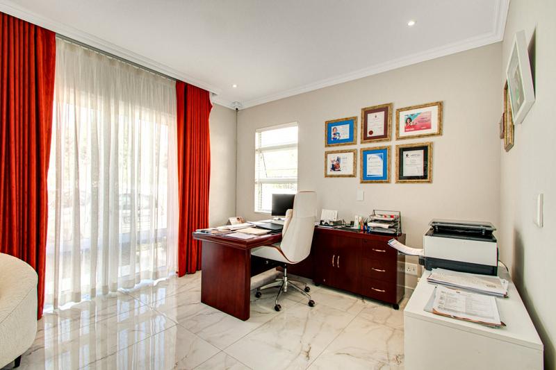 To Let 4 Bedroom Property for Rent in Bryanston Gauteng