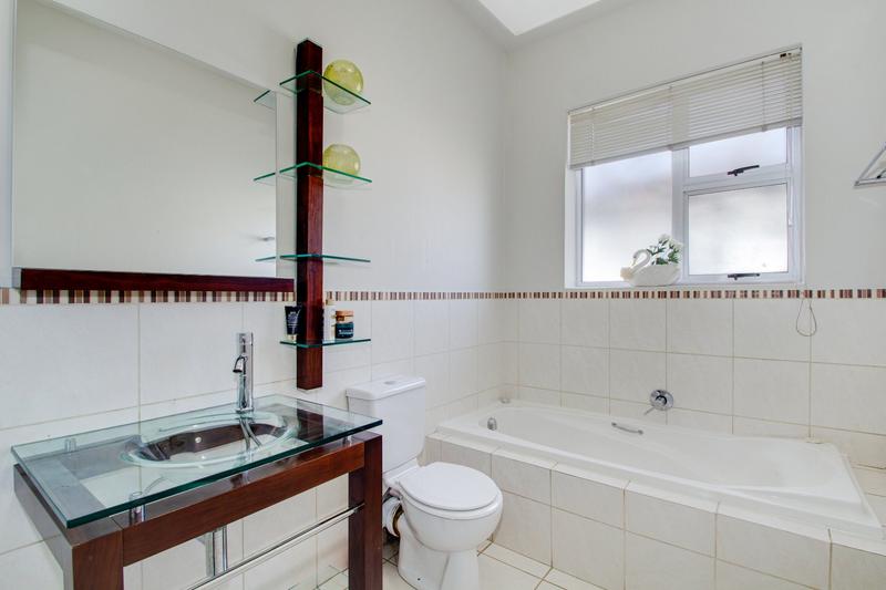 To Let 3 Bedroom Property for Rent in Dainfern Golf Estate Gauteng