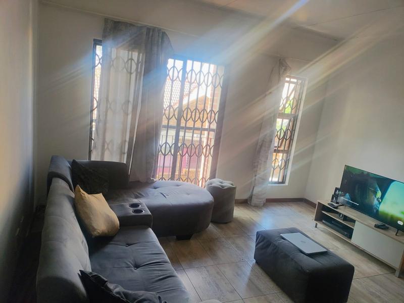 2 Bedroom Property for Sale in Vorna Valley Gauteng
