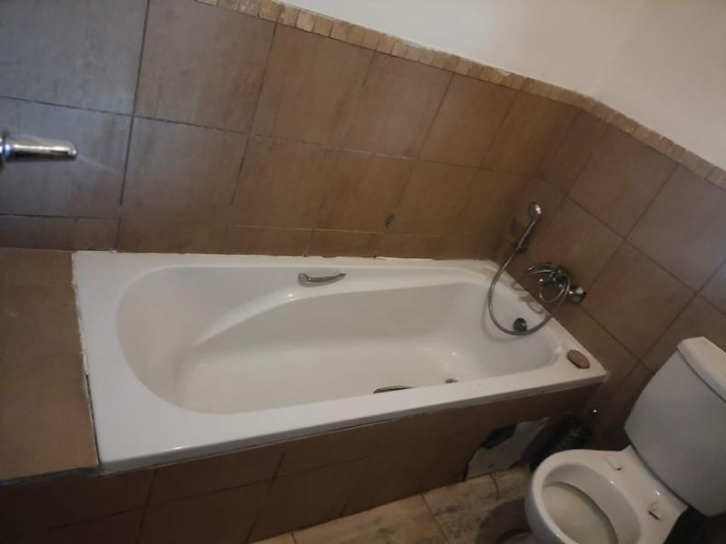 2 Bedroom Property for Sale in Vorna Valley Gauteng