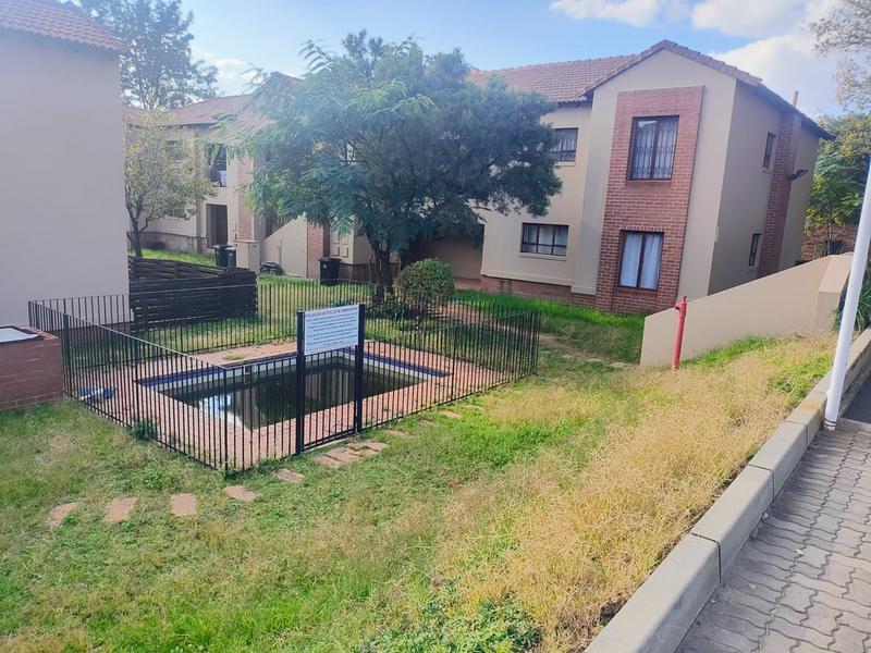 2 Bedroom Property for Sale in Vorna Valley Gauteng