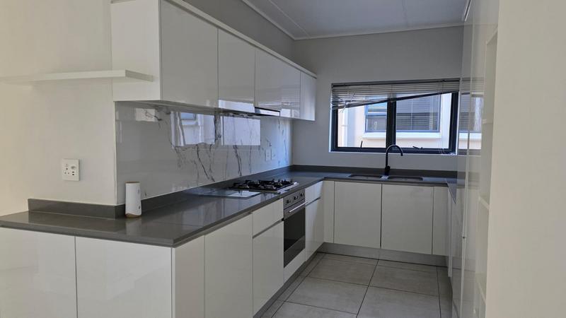 To Let 3 Bedroom Property for Rent in Waterfall Gauteng