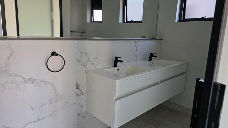 To Let 3 Bedroom Property for Rent in Waterfall Gauteng