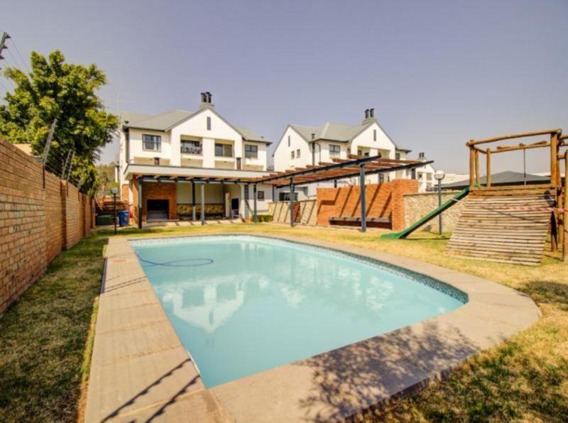 To Let 3 Bedroom Property for Rent in Equestria Gauteng