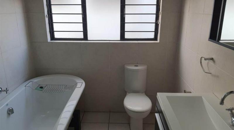 To Let 1 Bedroom Property for Rent in Greenstone Hill Gauteng