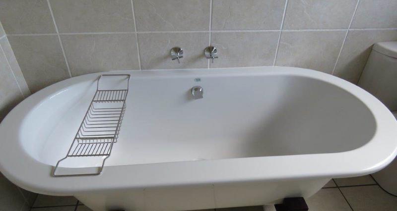 To Let 1 Bedroom Property for Rent in Greenstone Hill Gauteng