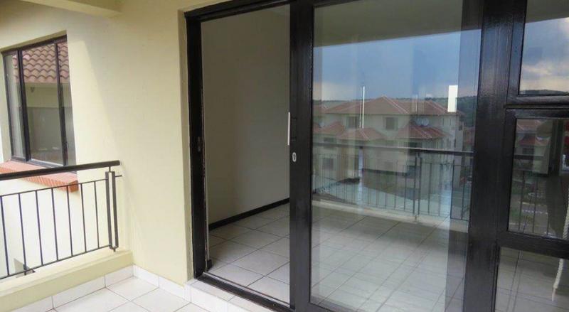 To Let 1 Bedroom Property for Rent in Greenstone Hill Gauteng