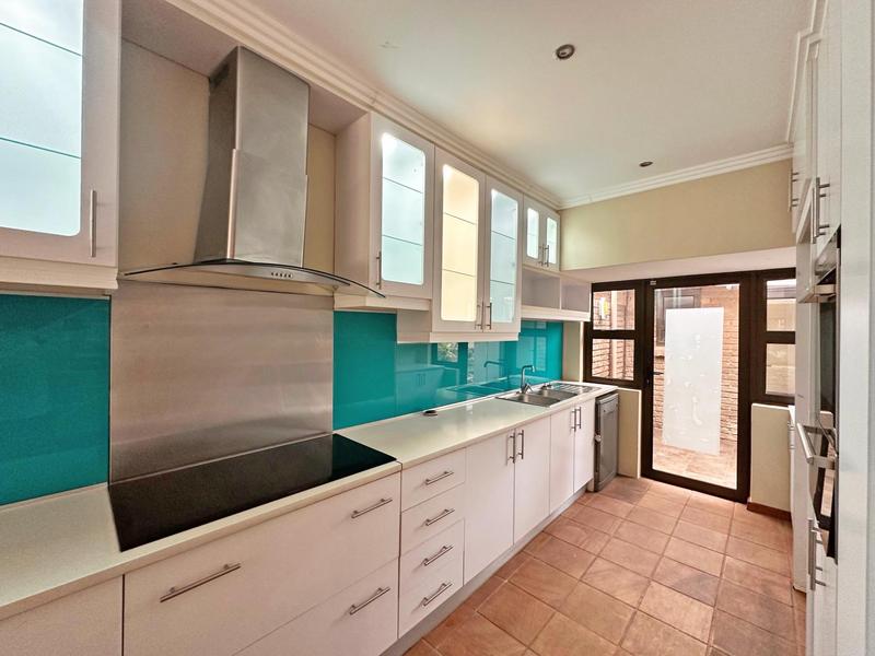 To Let 5 Bedroom Property for Rent in Sandown Gauteng