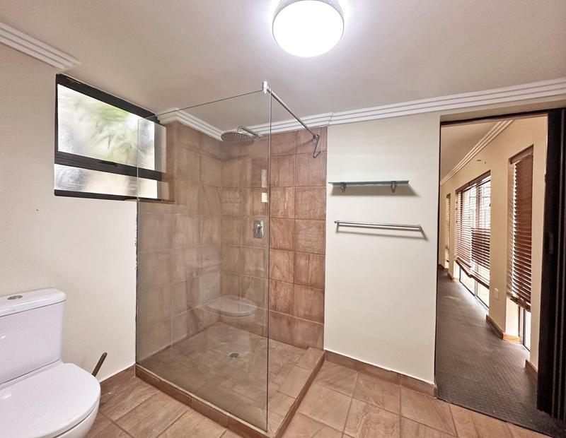 To Let 5 Bedroom Property for Rent in Sandown Gauteng