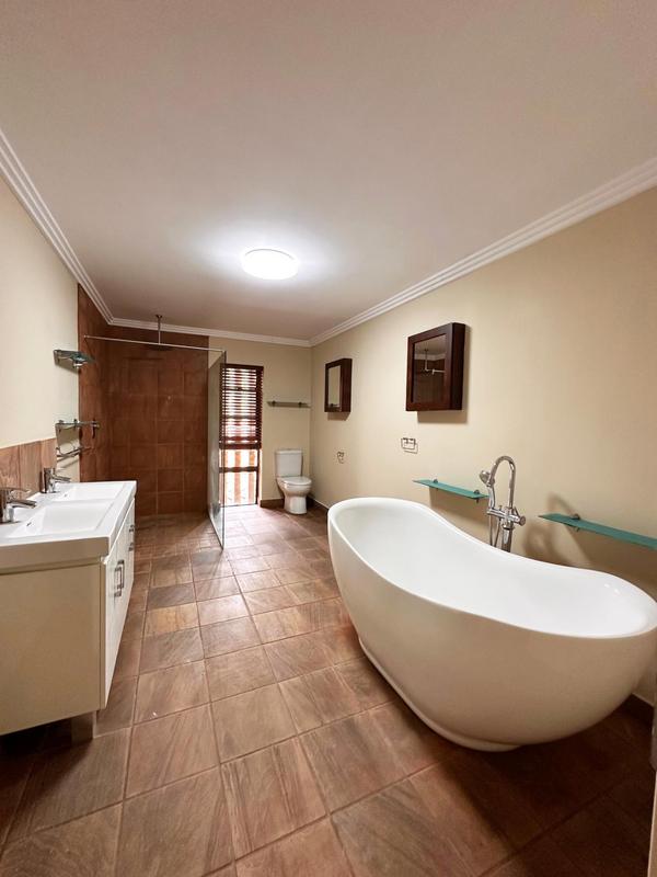 To Let 5 Bedroom Property for Rent in Sandown Gauteng