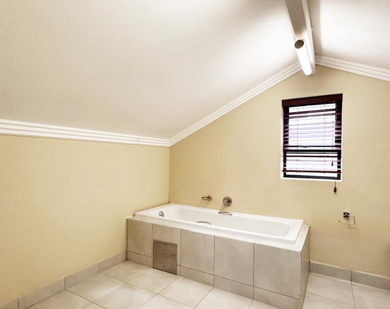To Let 5 Bedroom Property for Rent in Sandown Gauteng