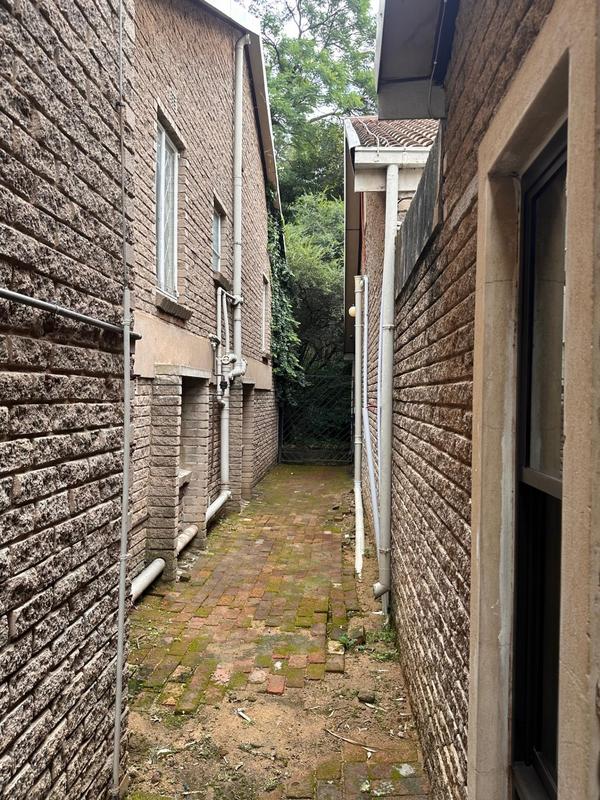 To Let 5 Bedroom Property for Rent in Sandown Gauteng