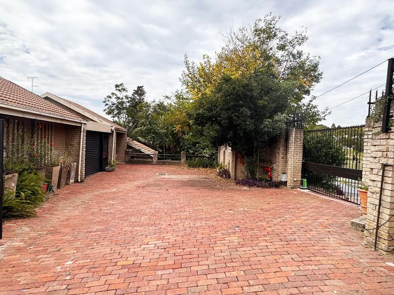To Let 5 Bedroom Property for Rent in Sandown Gauteng