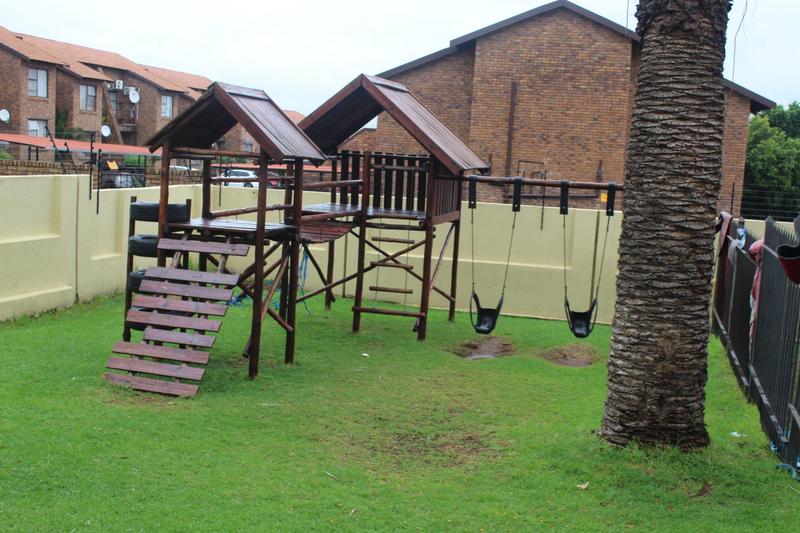 3 Bedroom Property for Sale in Vorna Valley Gauteng