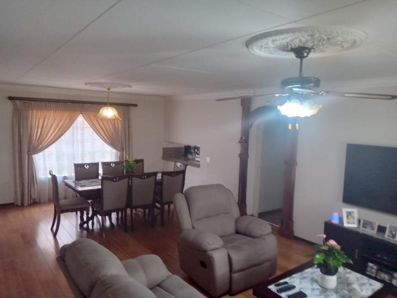 3 Bedroom Property for Sale in Wierda Park Gauteng