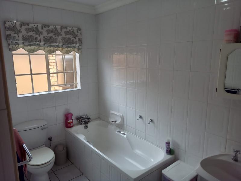3 Bedroom Property for Sale in Wierda Park Gauteng