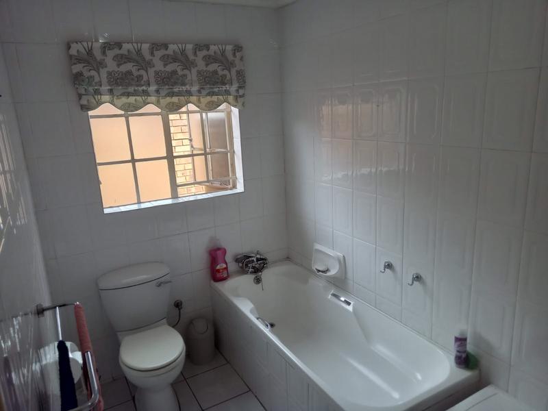 3 Bedroom Property for Sale in Wierda Park Gauteng