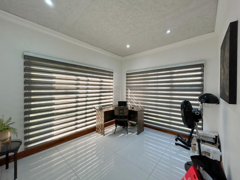 To Let 4 Bedroom Property for Rent in Northcliff Gauteng
