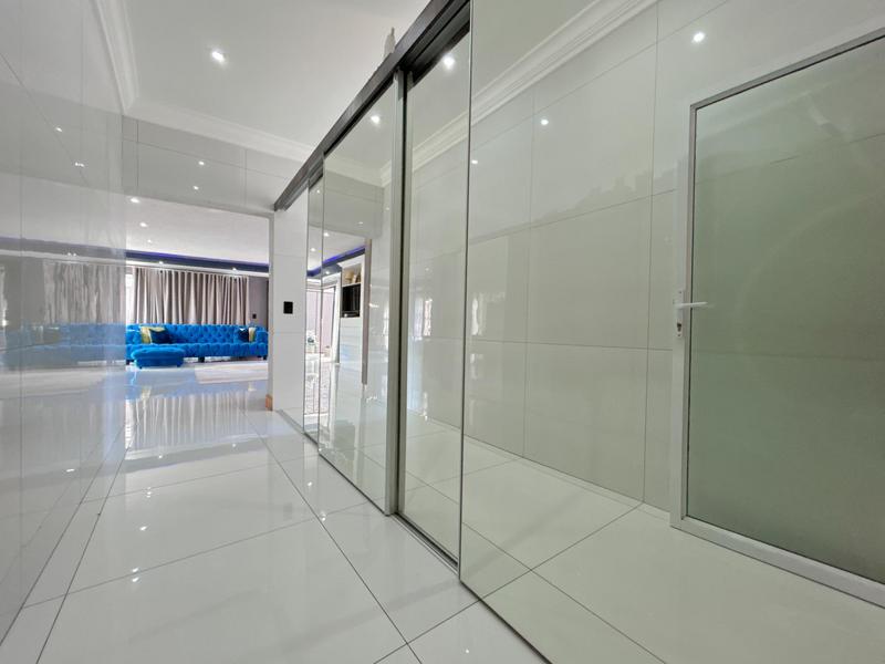 To Let 4 Bedroom Property for Rent in Northcliff Gauteng