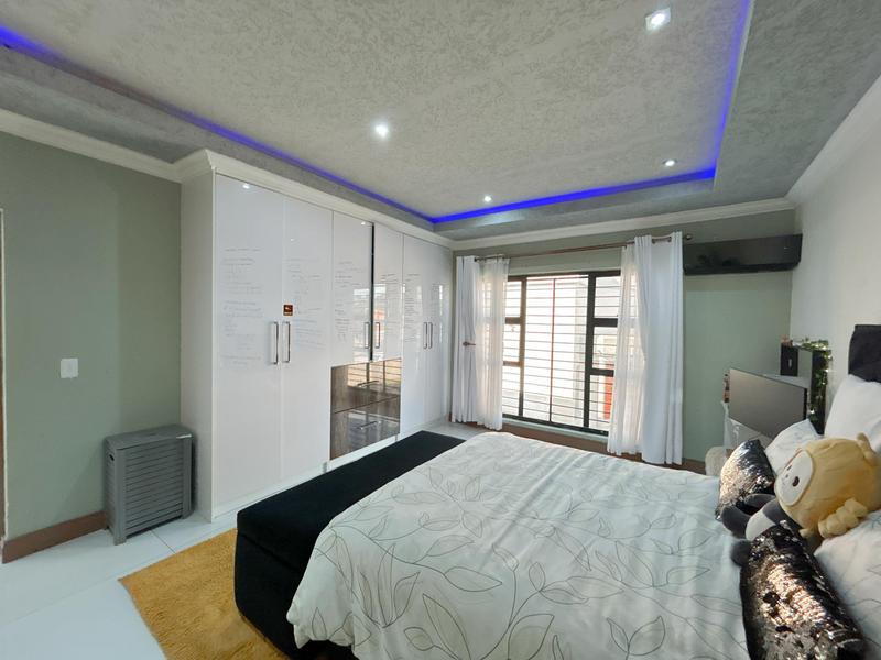 To Let 4 Bedroom Property for Rent in Northcliff Gauteng