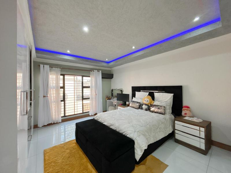 To Let 4 Bedroom Property for Rent in Northcliff Gauteng
