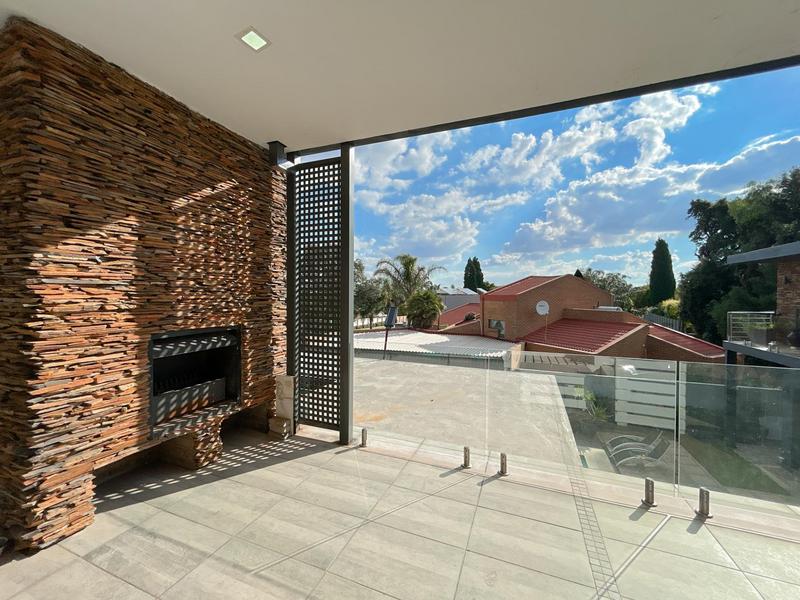 To Let 4 Bedroom Property for Rent in Northcliff Gauteng