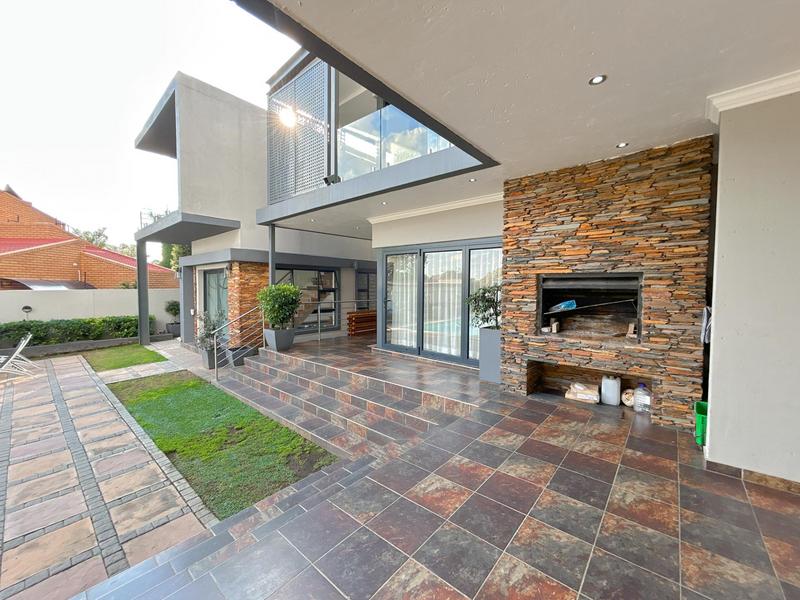 To Let 4 Bedroom Property for Rent in Northcliff Gauteng