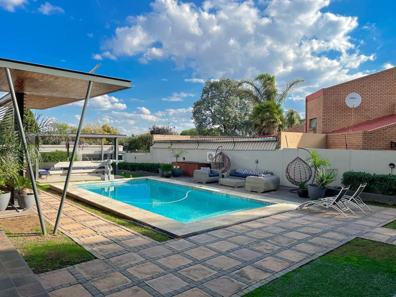 To Let 4 Bedroom Property for Rent in Northcliff Gauteng