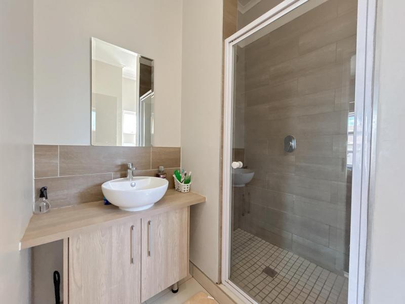 To Let 2 Bedroom Property for Rent in Blue Hills Gauteng