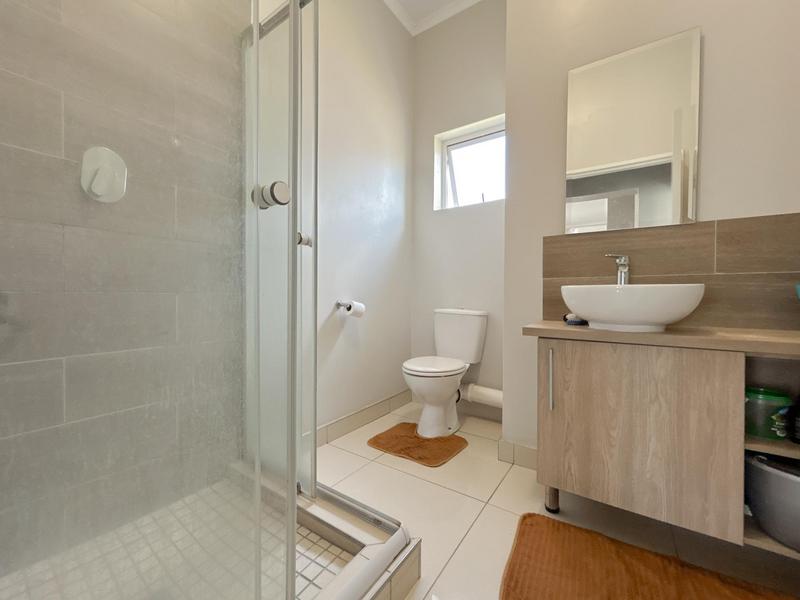 To Let 2 Bedroom Property for Rent in Blue Hills Gauteng