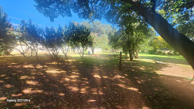 7 Bedroom Property for Sale in Tarlton Gauteng