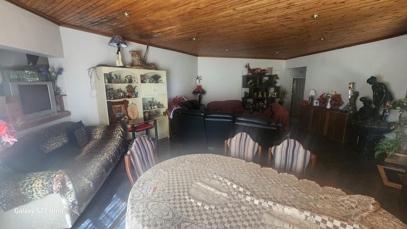 7 Bedroom Property for Sale in Tarlton Gauteng