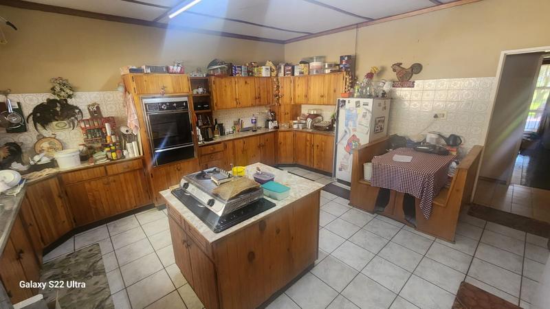 7 Bedroom Property for Sale in Tarlton Gauteng