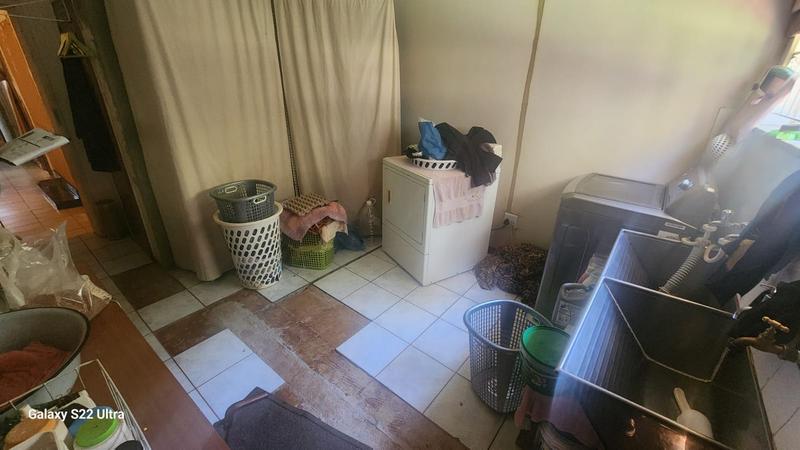 7 Bedroom Property for Sale in Tarlton Gauteng