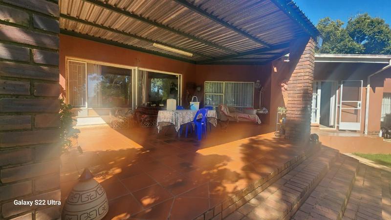 7 Bedroom Property for Sale in Tarlton Gauteng