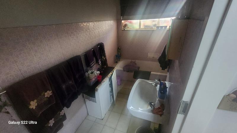 7 Bedroom Property for Sale in Tarlton Gauteng