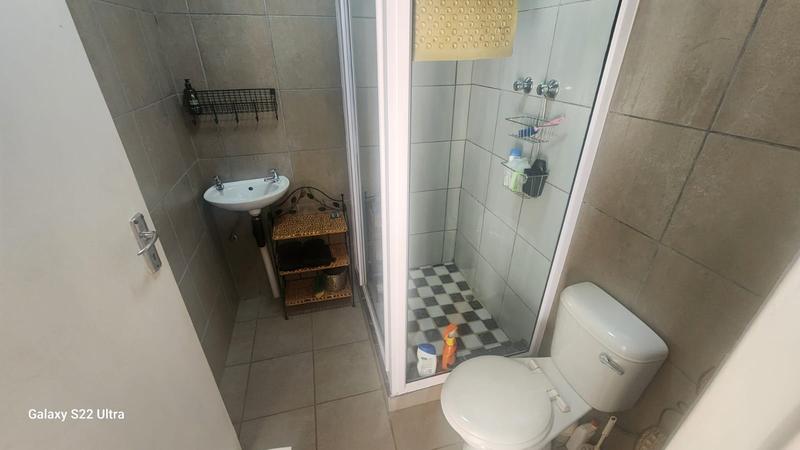 7 Bedroom Property for Sale in Tarlton Gauteng
