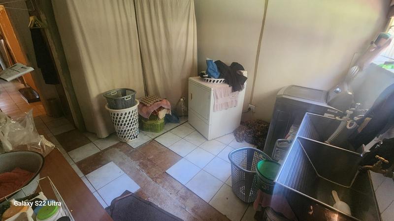 7 Bedroom Property for Sale in Tarlton Gauteng