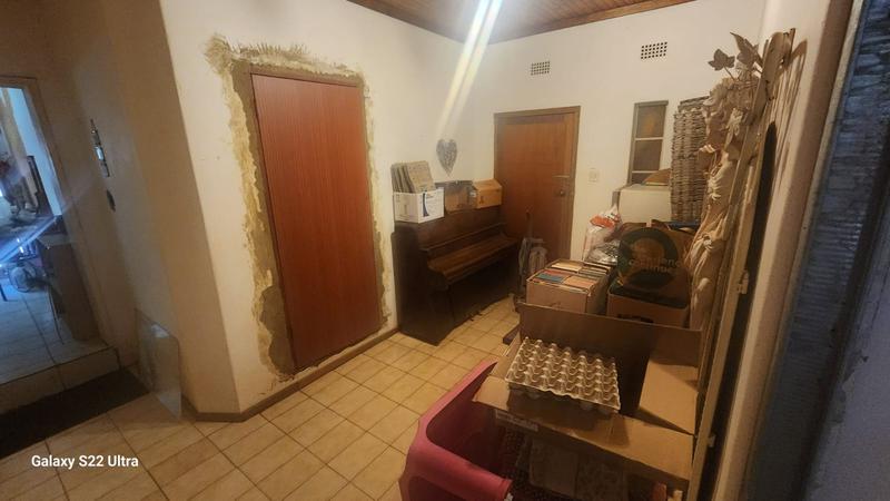 7 Bedroom Property for Sale in Tarlton Gauteng