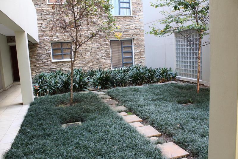 To Let 2 Bedroom Property for Rent in Bedford Gardens Gauteng