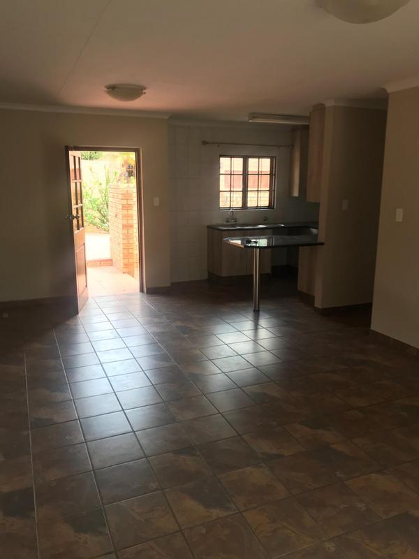 To Let 2 Bedroom Property for Rent in Garsfontein Gauteng
